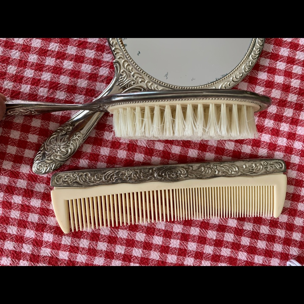 Vintage Silver Mirror Brush Comb Dresser Set - Picture 6 of 7